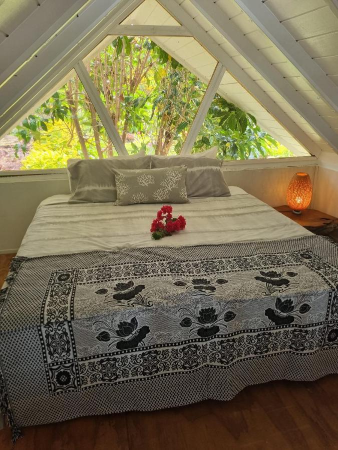 Whispering Palms - Absolute Beachfront Villas بورت فيلا المظهر الخارجي الصورة