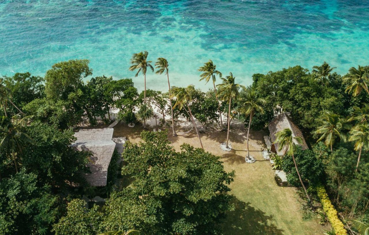 Whispering Palms - Absolute Beachfront Villas بورت فيلا المظهر الخارجي الصورة